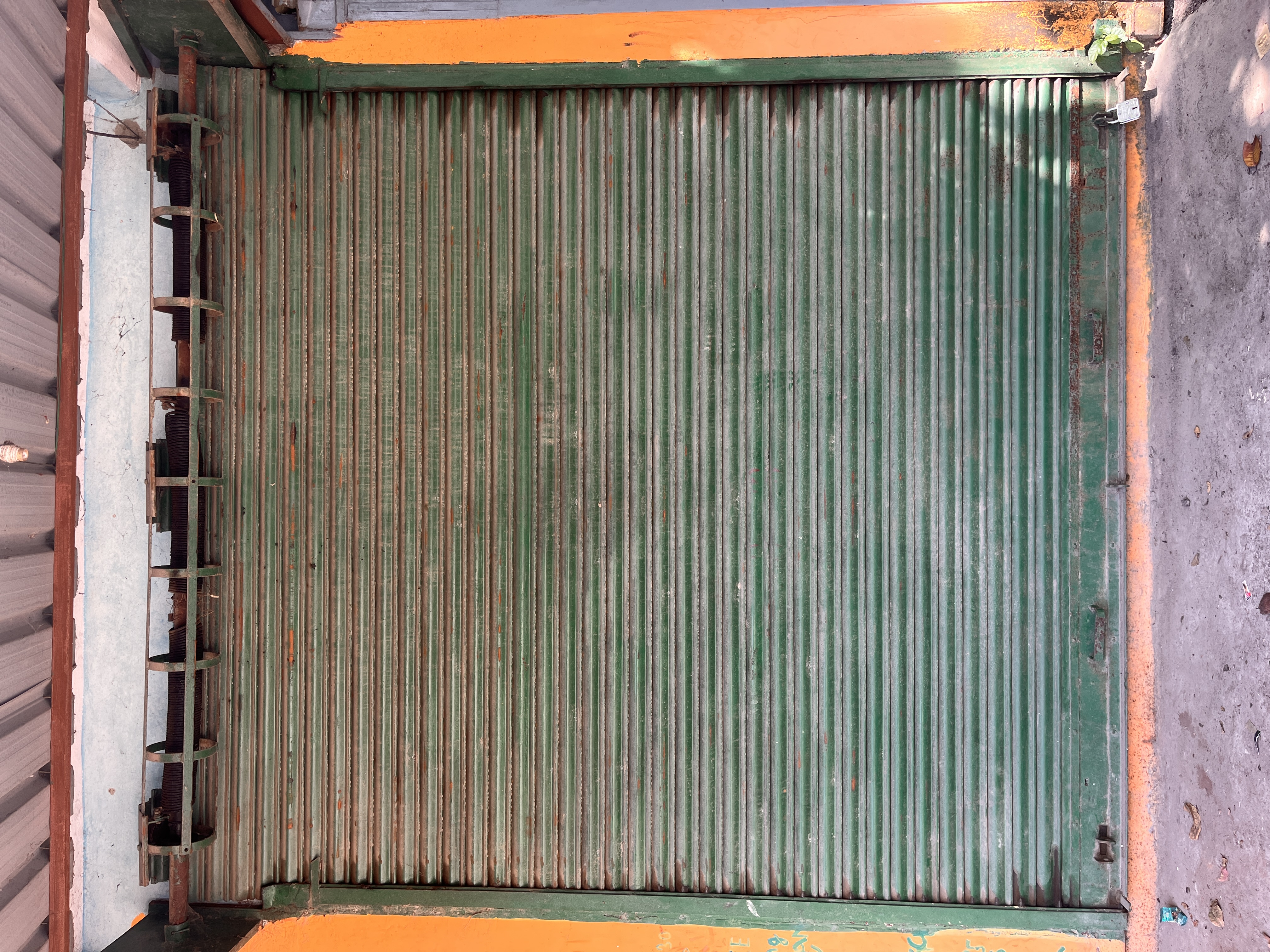 Shop for sell in Lahra chowk